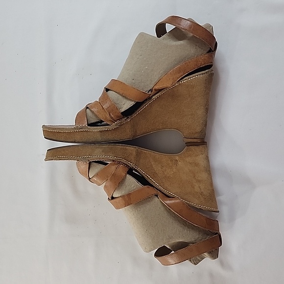 Coach Telma Calf Leather and Suede Butterfly Buckle Wedge Heels Size 9B - Picture 6 of 16